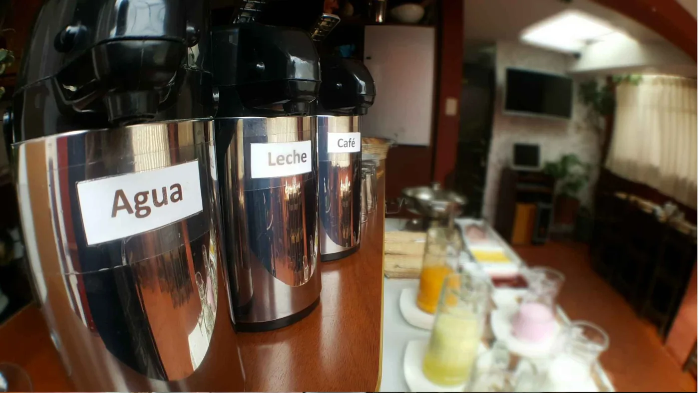 Bebidas y productos del desayuno de Killa House