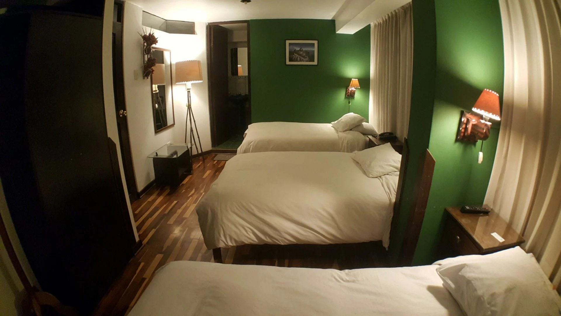 Habitación familiar para tres, imagen referencial